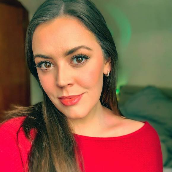 Profile Picture of Dixie Conley (@dixieconley12) on Poshmark
