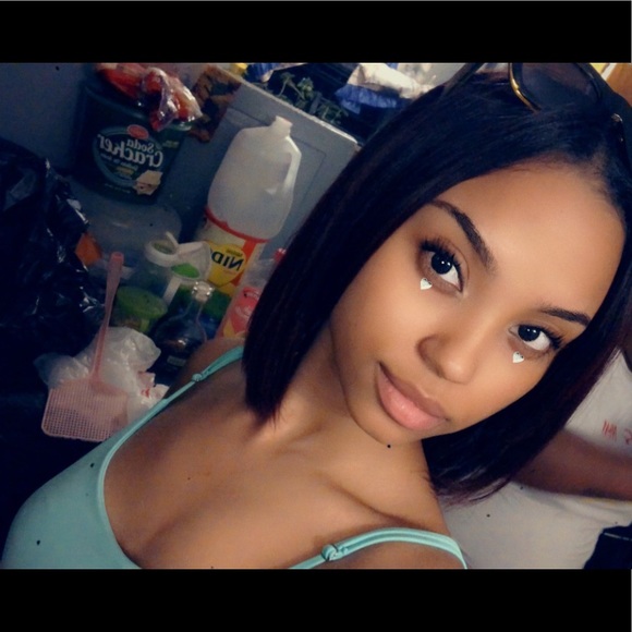 Profile Picture of Giselle Jimenez (@jimenezgiselle4) on Poshmark