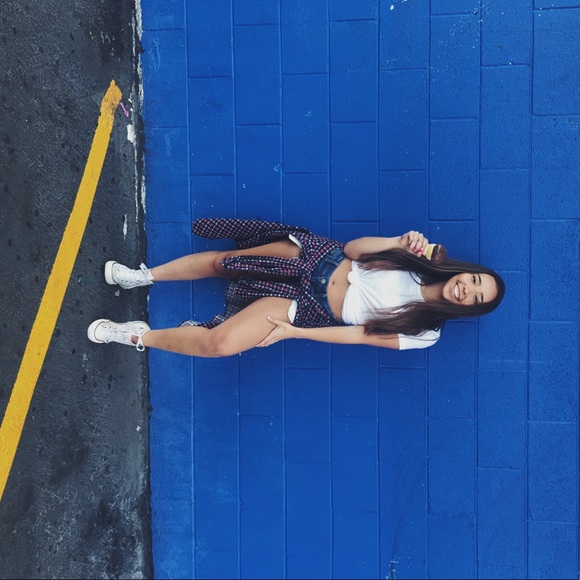 Profile Picture of Ellicia Alcon (@elliciafaith) on Poshmark
