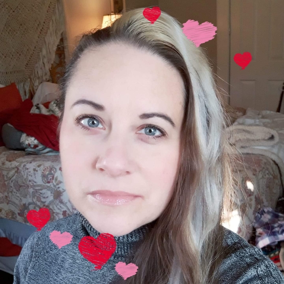 Profile Picture of Jenesse Wannall (@nessie5201) on Poshmark