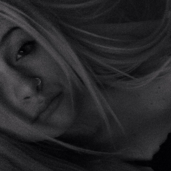 Profile Picture of Peri Mocny (@peri444) on Poshmark