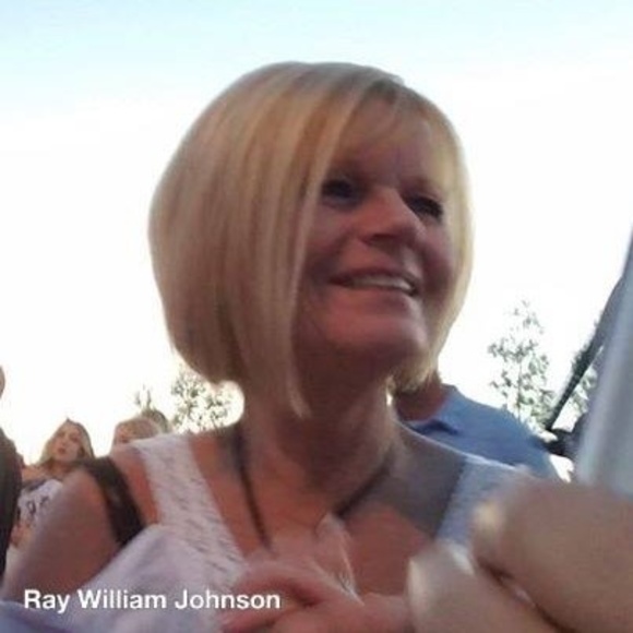 Lorie Rowley - Poshmark Profile Picture of Lorie Rowley (@lorierowley) on Poshmark