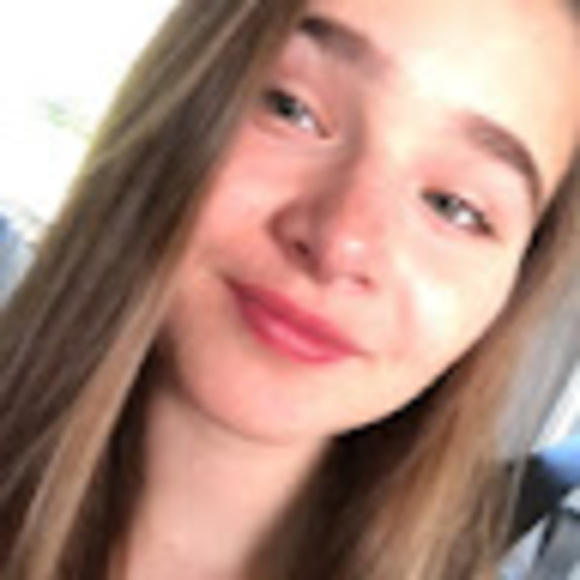 Profile Picture of Eva Tobin (@ejtobin6) on Poshmark