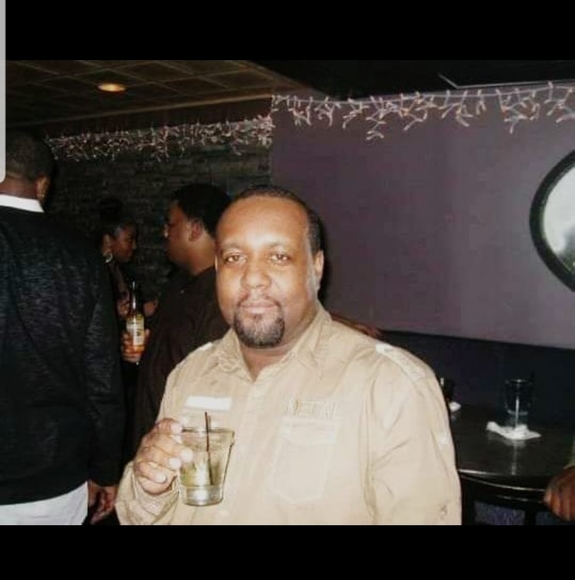 Profile Picture of Sean Bandoo (@sebandoo) on Poshmark