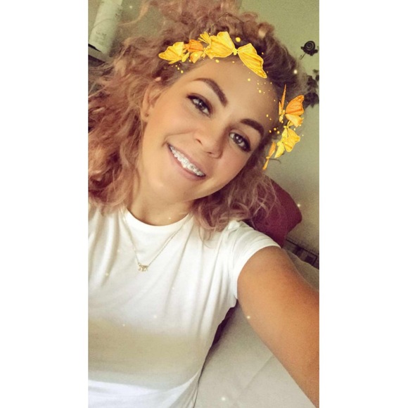 Profile Picture of Autumn Mattson (@autumn_mattson) on Poshmark