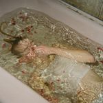 Profile Picture of hannon hannon (@femmeboyant.dandy.69) on Instagram