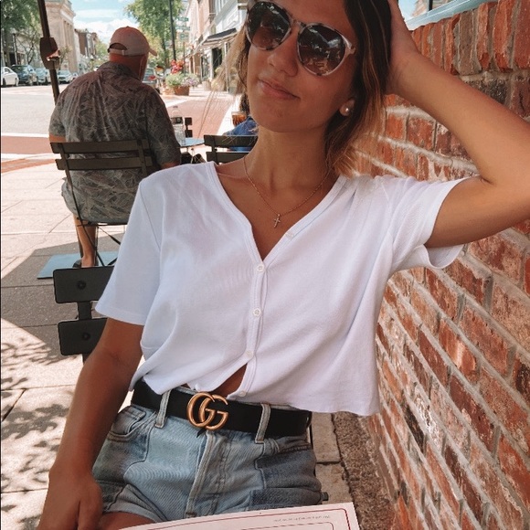 Profile Picture of Rosie Introna (@roseintrona) on Poshmark