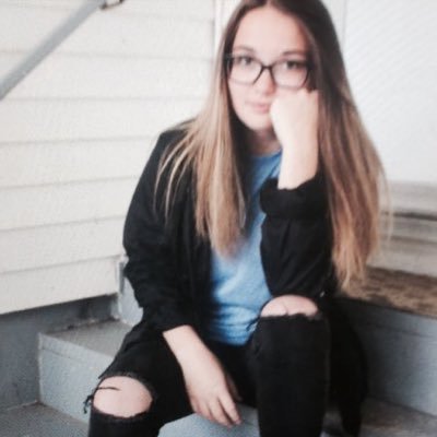 Profile Picture of Julia Poirier (@julpoirier17) on Twitter
