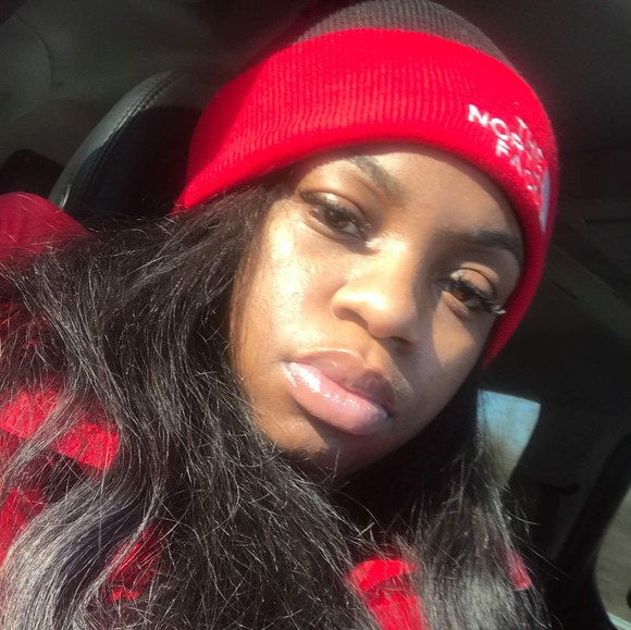 Profile Picture of Roneisha Roneisha (@roneisha_r) on Poshmark
