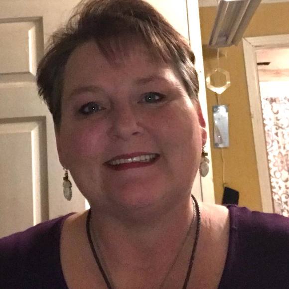 Profile Picture of Michelle Mahula (@mahula) on Poshmark