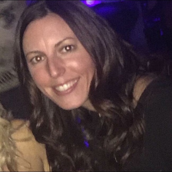 Amanda Amoroso - Poshmark Profile Picture of Amanda Amoroso (@manda8246) on Poshmark