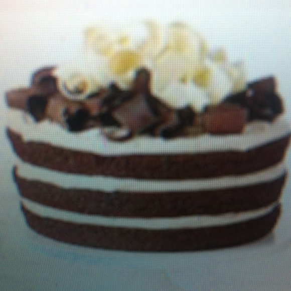 Profile Picture of Marilyn Lopez (@marilyn2970) on Poshmark