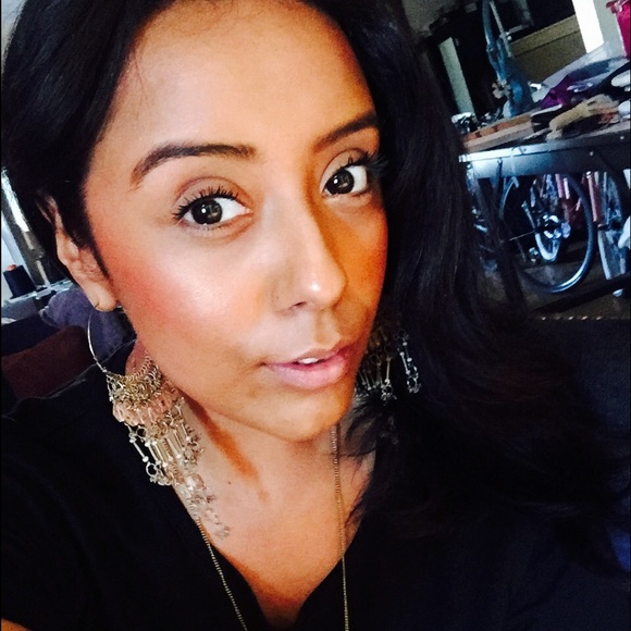 Profile Picture of Kristin Castelar (@misscastelar1) on Poshmark