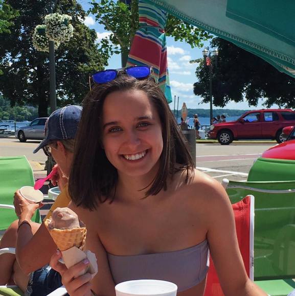 Profile Picture of Amanda Tomasi (@ittssamanda) on Poshmark
