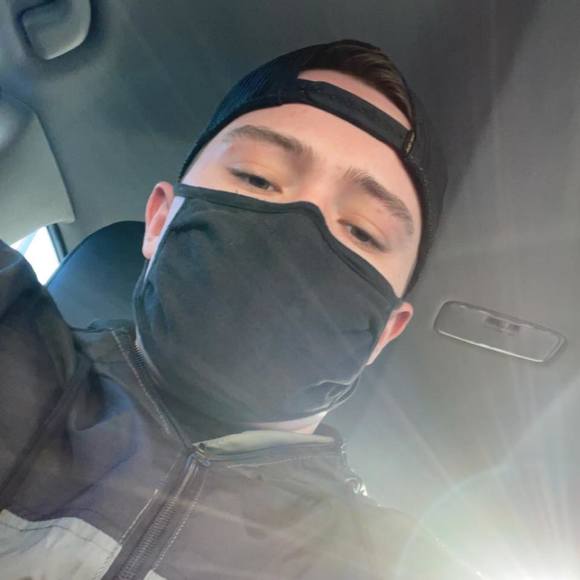 Profile Picture of Devin Fox (@devinnfoxx) on Poshmark