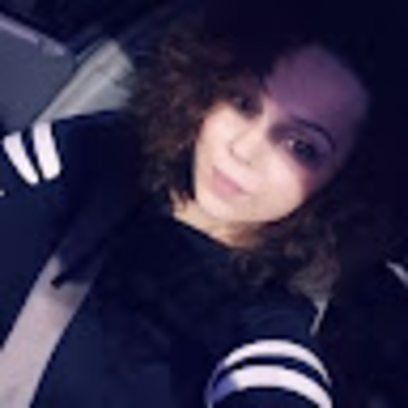 Profile Picture of Caroline Mattull (@cmattull69) on Poshmark