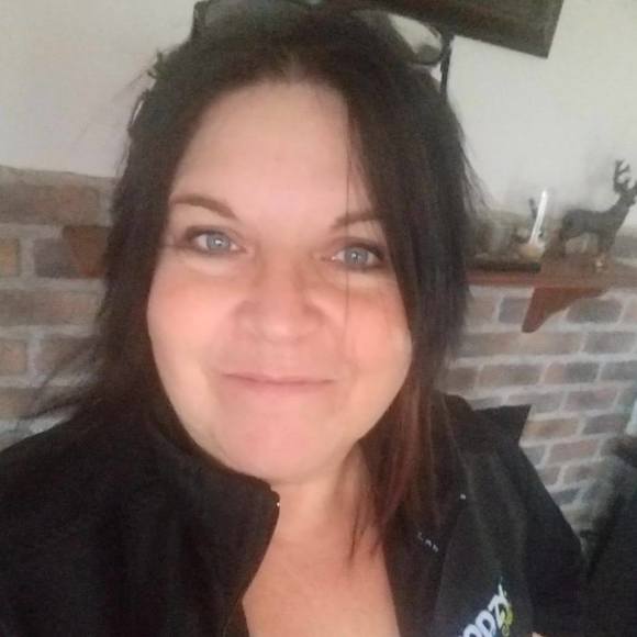 Profile Picture of Manon Martin (@manonmartin16) on Poshmark