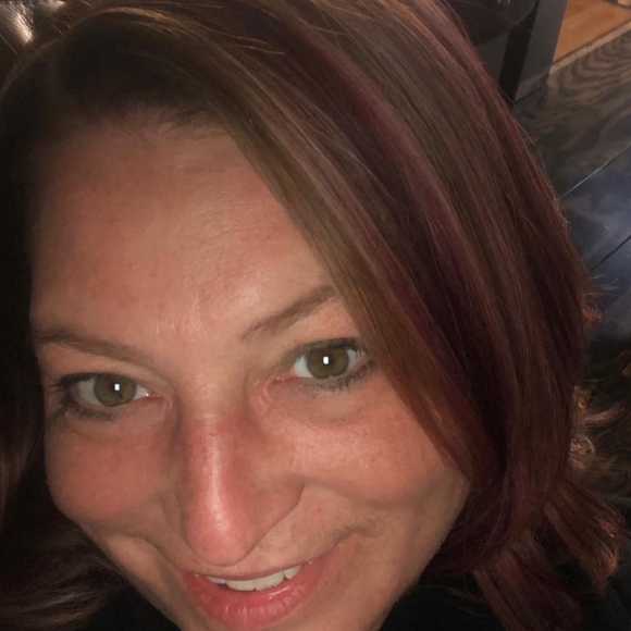 Profile Picture of Vicky Chibucos (@vickyc116) on Poshmark