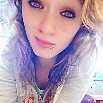 Profile Picture of Jėnna W (@_jennaburr) on Twitter