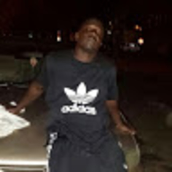 Profile Picture of Nicholas Lofton (@pompano8ight) on Poshmark