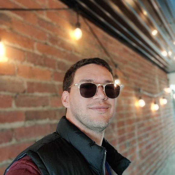 Profile Picture of Johnathan Rodríguez (@jiimlombriz) on Poshmark