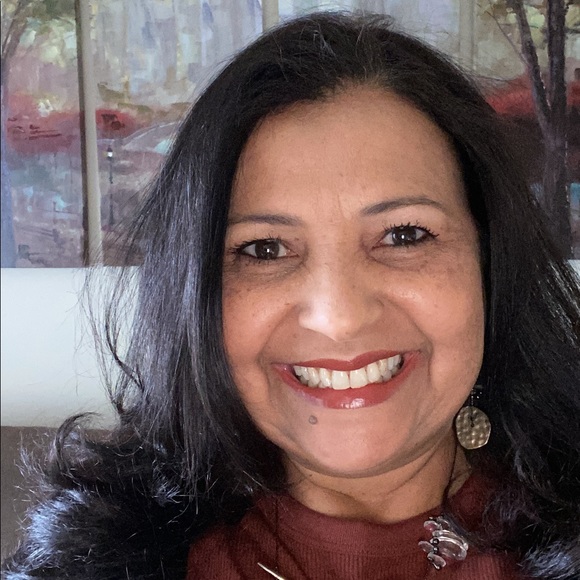 Profile Picture of Paula Soares call (@paulocacall) on Poshmark