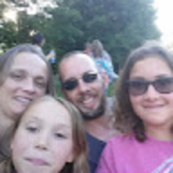 Profile Picture of Pauline Hlad (@phlad71) on Poshmark