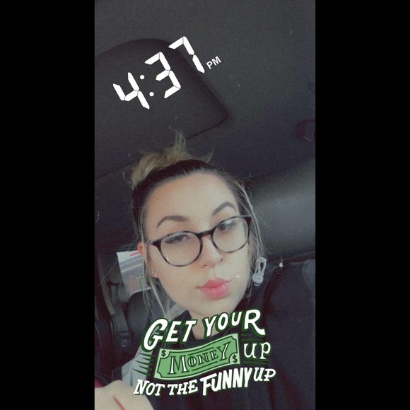 Profile Picture of Catoria Shifflett (@catorias) on Poshmark