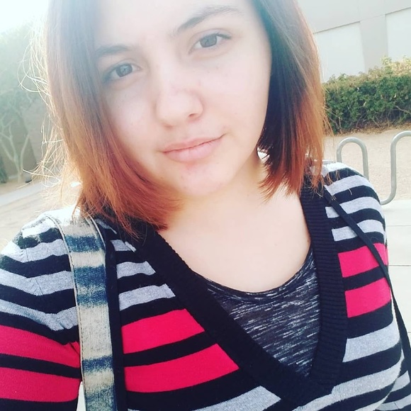 Profile Picture of Lisa Lowndes (@llowndes) on Poshmark