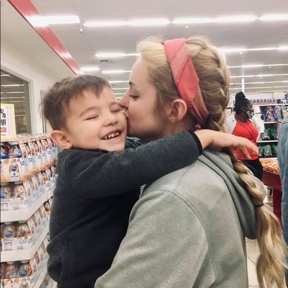 Profile Picture of Sophie Hinnergardt (@shinnergardt) on Poshmark