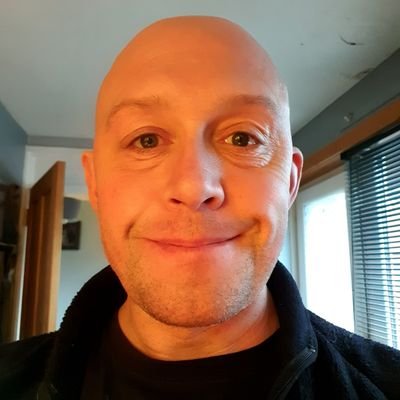 Profile Picture of Stephen Lamond Purdo (@stollenhead) on Twitter