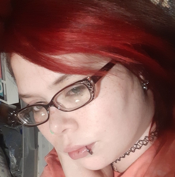 Profile Picture of Cheyenne Whitenight (@cheykaywhite) on Poshmark