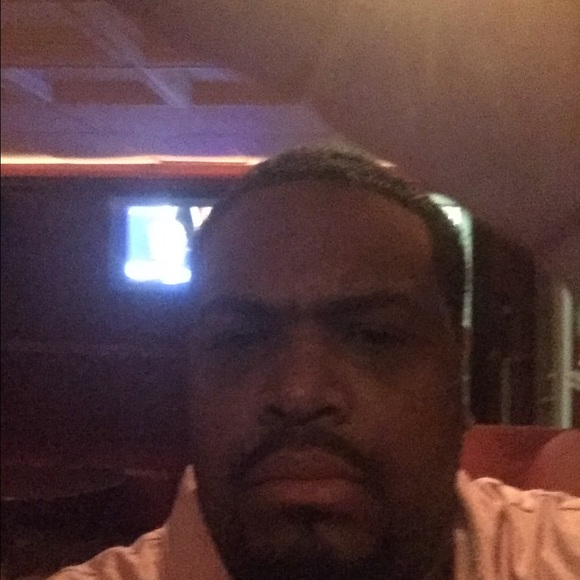 Albert Kaplan - Poshmark Profile Picture of Albert Kaplan (@bigstu215) on Poshmark