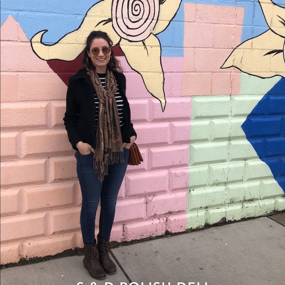 Profile Picture of Alex Trautman (@abt0522) on Poshmark