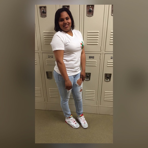 Maria Roche - Poshmark Profile Picture of Maria Roche (@elizabeth1211) on Poshmark