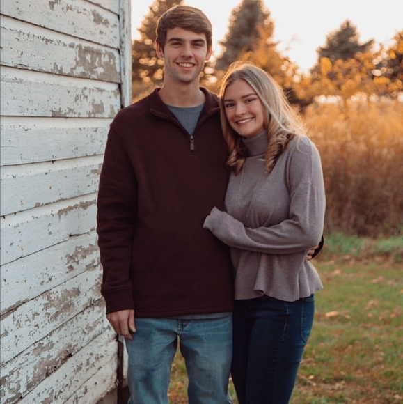 Profile Picture of Justis Frawley (@jfrawley00) on Poshmark