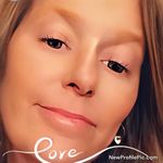 Profile Picture of Deb Graham (@debrockerchic) on Instagram