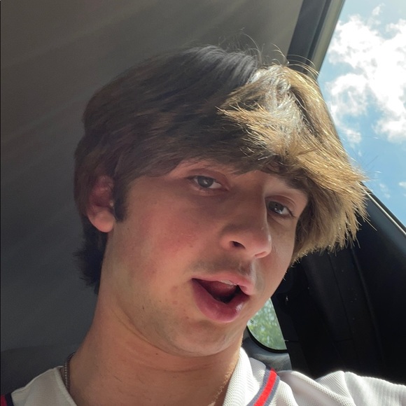 Braden Ray - Poshmark Profile Picture of Braden Ray (@brayray25) on Poshmark