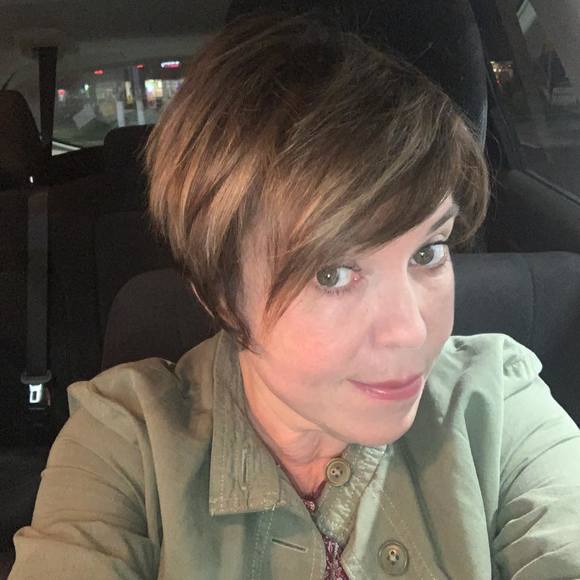 Profile Picture of Paula Longoria (@paulaannmarie70) on Poshmark