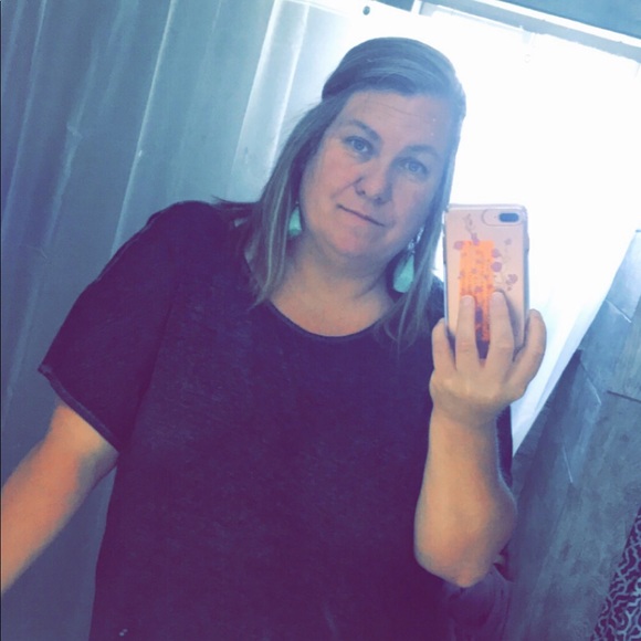 Profile Picture of Amanda Goode (@agmedic5) on Poshmark