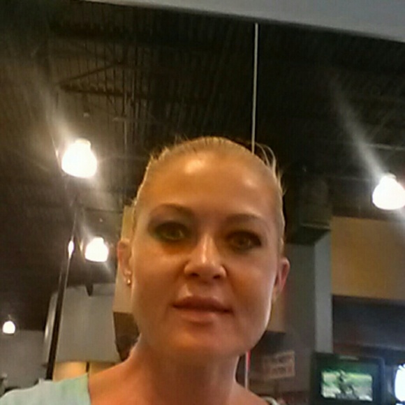 Profile Picture of Crystal Cain (@ccrys) on Poshmark