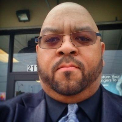 Profile Picture of Derek Givens (@PIGDOG70) on Twitter