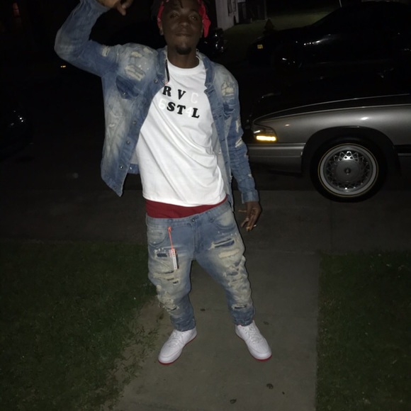 Profile Picture of Nathaniel Thomas (@nathanieltho657) on Poshmark