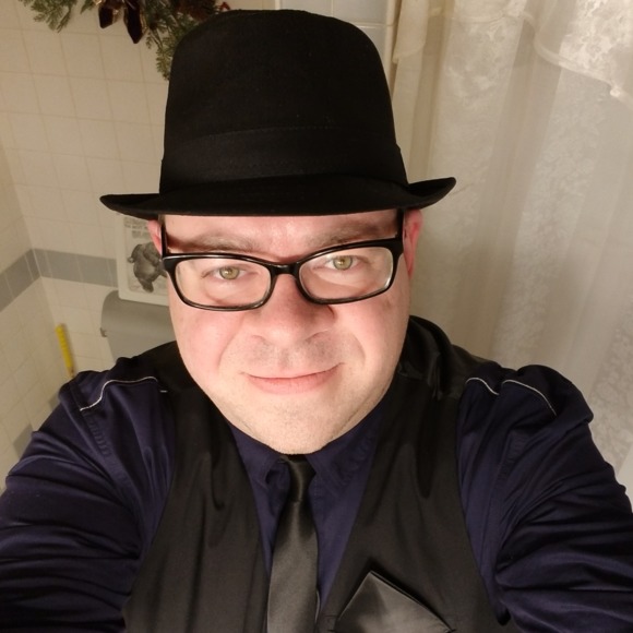 Profile Picture of Dave Snyder (@dcsnyder75) on Poshmark