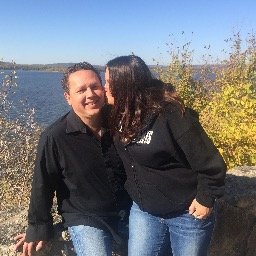 Profile Picture of Lori And Brandon (@BrandonLori1) on Twitter