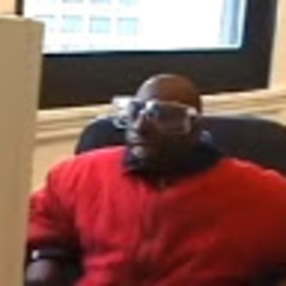 Profile Picture of Bryant Meng (@bmeng337) on Poshmark