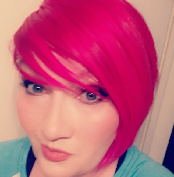 Profile Picture of Mandy Mayer (@missmandy003) on Poshmark