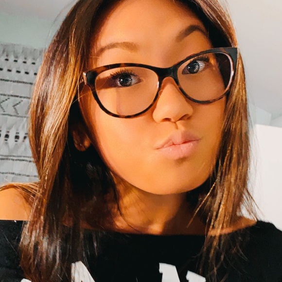 Jenna Calabrese - Poshmark Profile Picture of Jenna Calabrese (@jennacalabres) on Poshmark