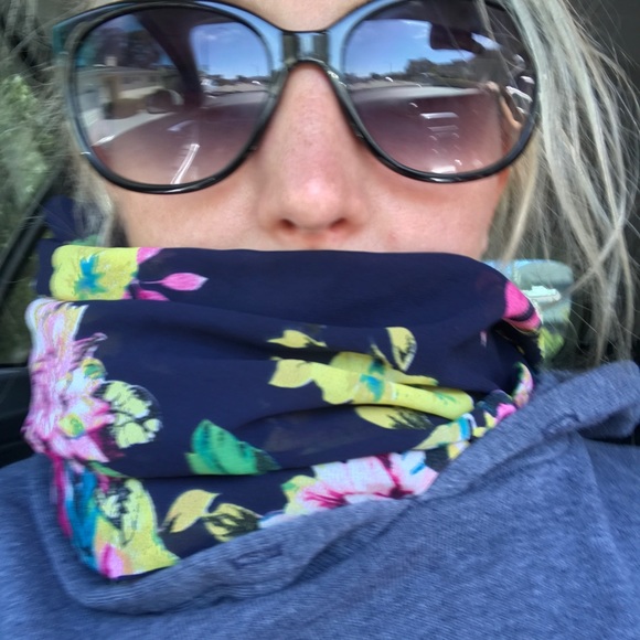 Profile Picture of Lauren Tuschall (@laurtush) on Poshmark