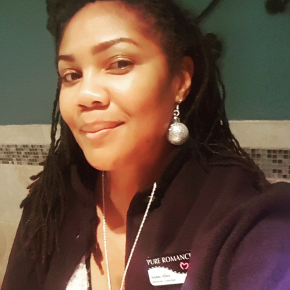 Profile Picture of Aundrea Allen (@partiesbyandee) on Poshmark